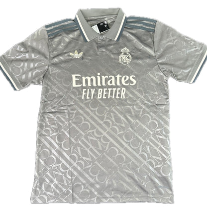 Equipación gris espacial Real Madrid 24-25